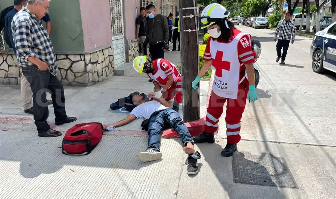 Es impactado por un vehículo y sale herido