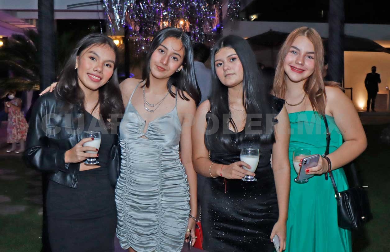 Paulina festejó sus XV años