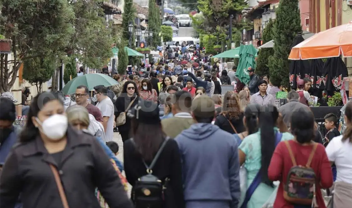 Quinta ola de contagios no frenará a turistas