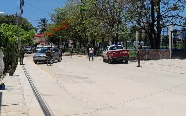 A la periodista le robaron su vehículo Jeep; en el lugar de la agresión se localizó un vehículo gris y un arma blanca. Cortesía
