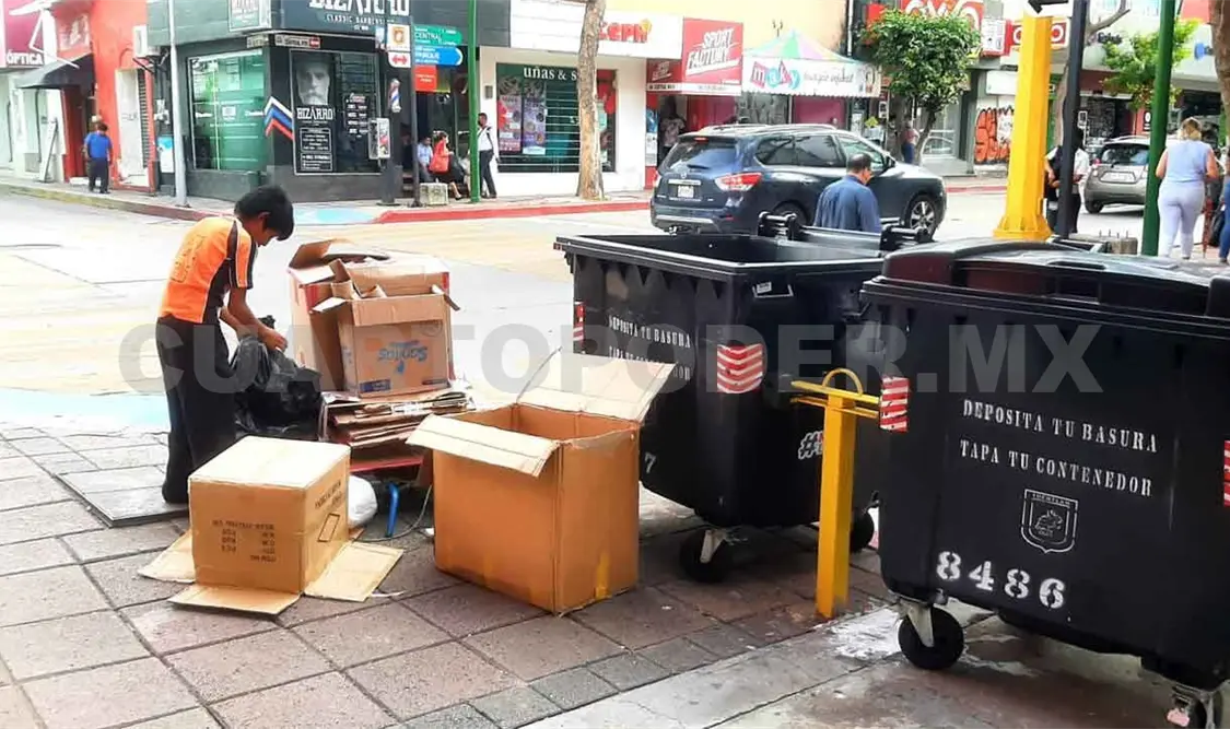 Cartón recolectado, una infancia robada