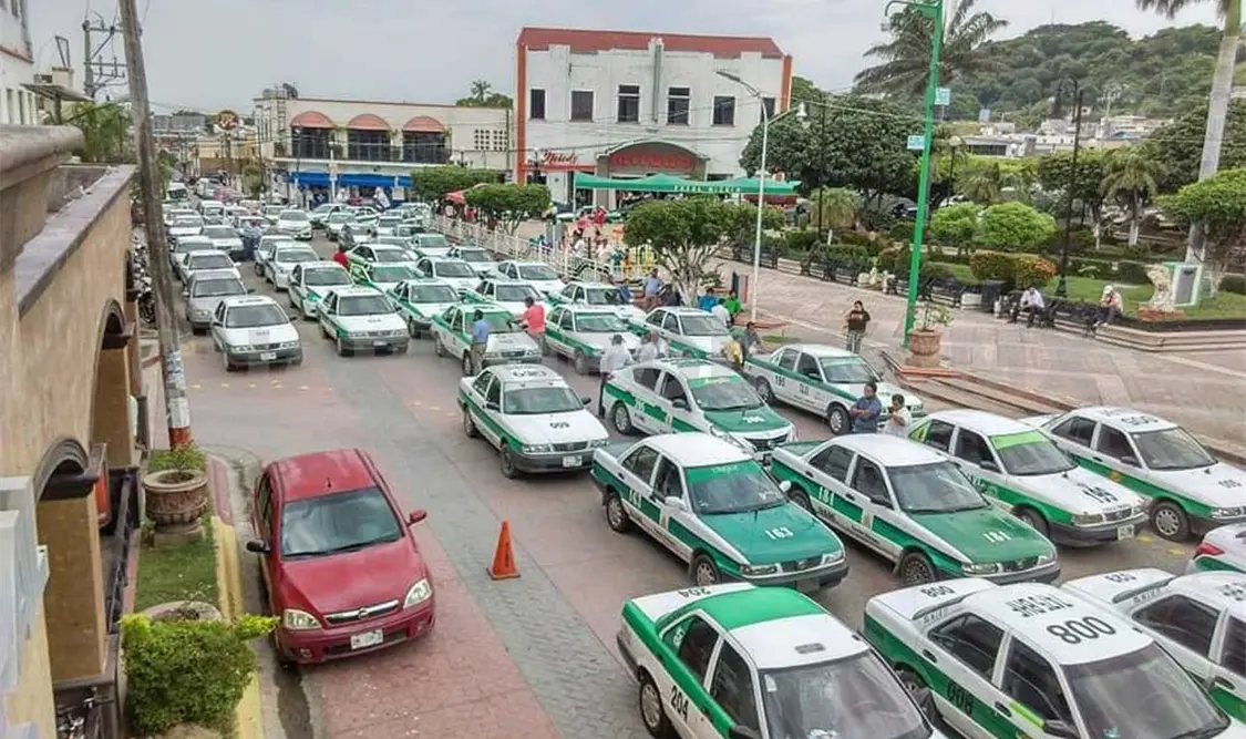 En el Parque Central “Esperanza” se espera la concentración de taxis. Noel Vázquez / CP