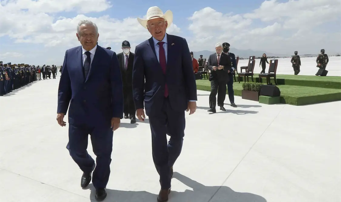 En Palacio Nacional, el presidente López Obrador manifestó que Ken Salazar es un hombre responsable que defiende a su país. Cortesía