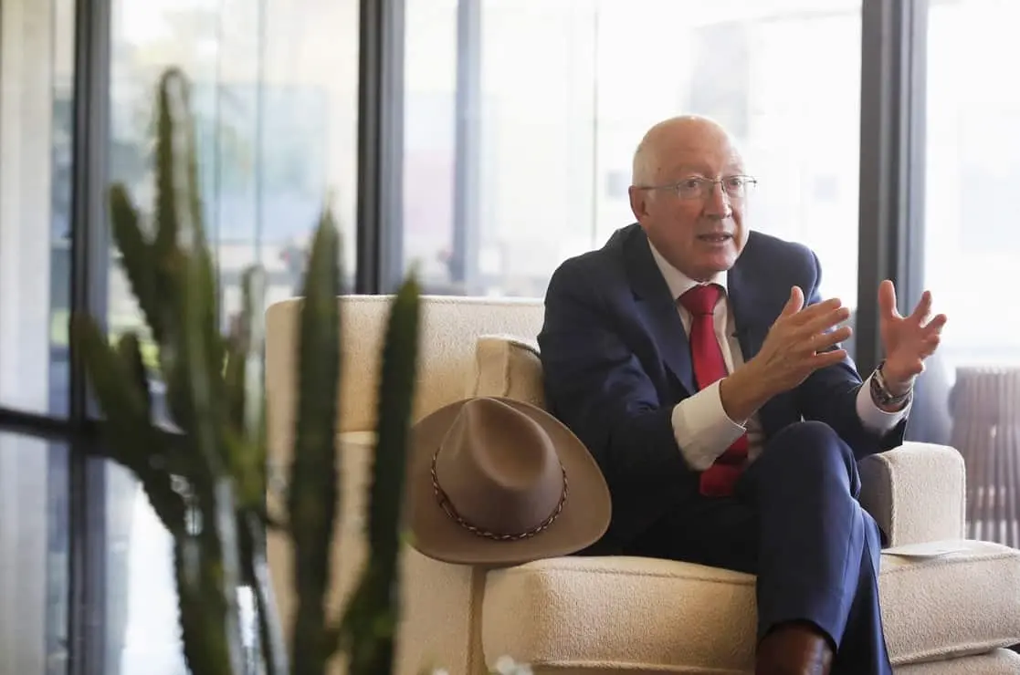 El trabajo del embajador Salazar logró tender puentes entre la clase empresarial de su país con el gobierno mexicano, dijo Larry Ruben. Cortesía
