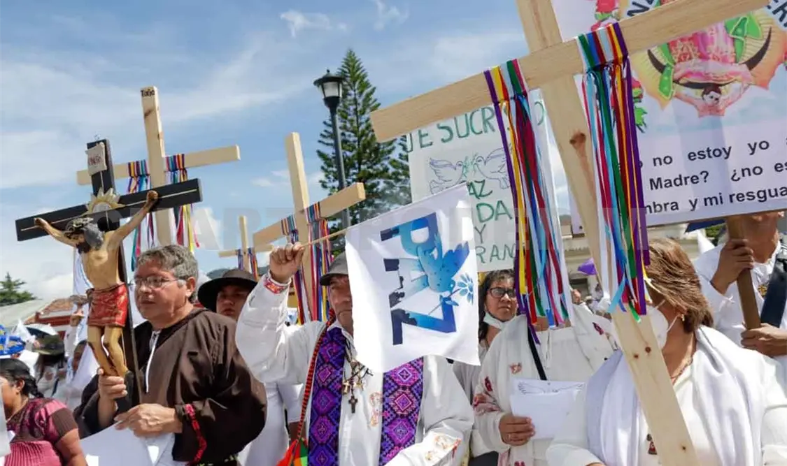 Peregrinan en protesta contra la violencia