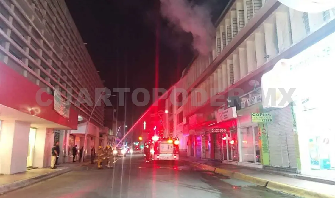 Controlan dos incendios en pleno centro de Tapachula