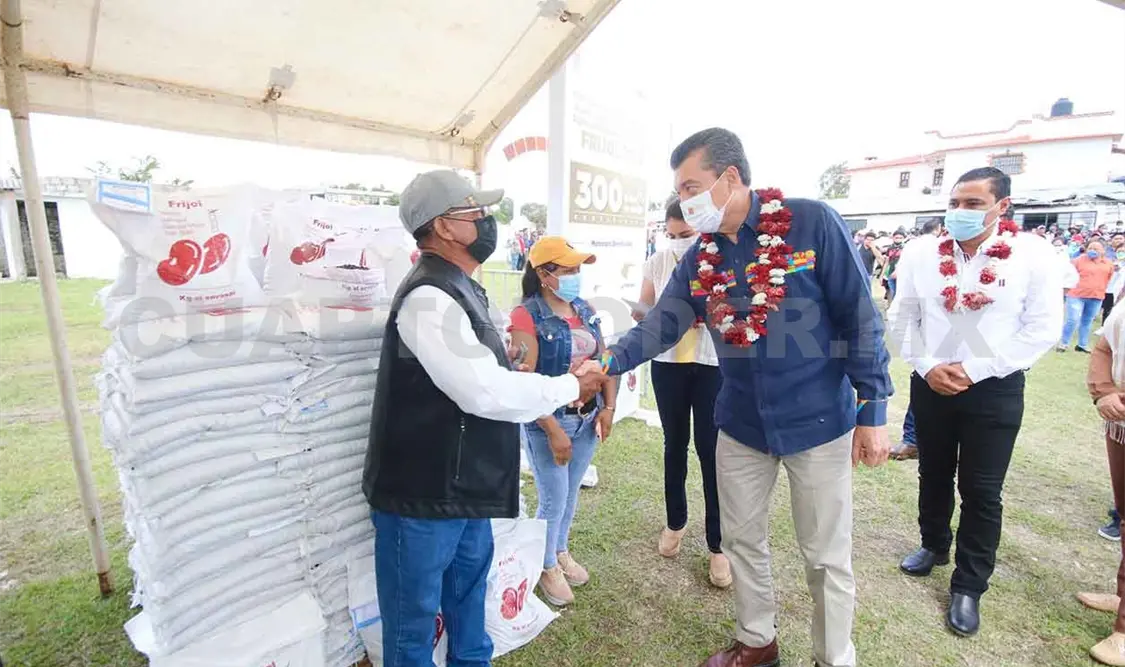 Benefician con insumos agrícolas a familias