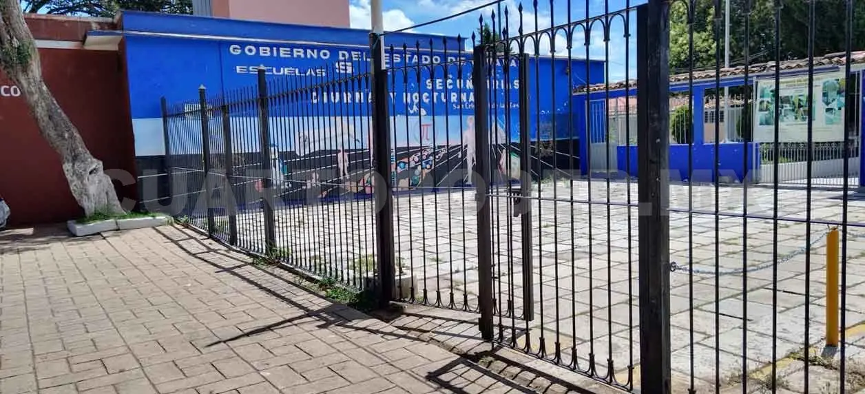 Suspenden clases por casos de covid-19