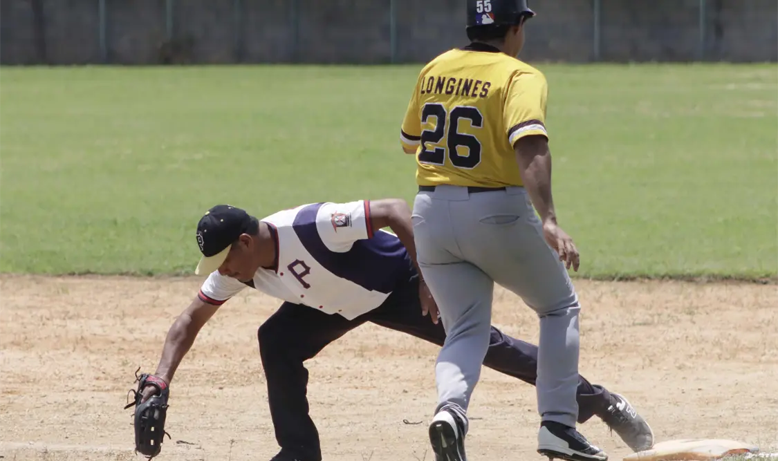 No hubo inauguración pero sí primer juego de campeonato, el cual fue ganado por Morros 23-7 sobre Guerreros. Diego Pérez/CP