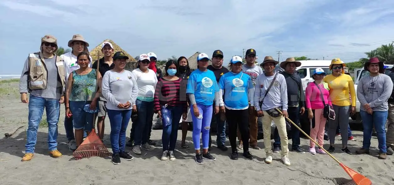 Realiza Conanp megalimpieza en Puerto Arista