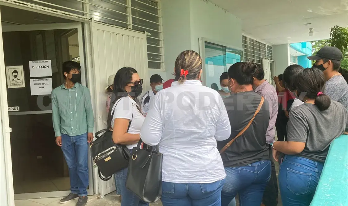 En plena crisis triplican cuota escolar en prepa 1
