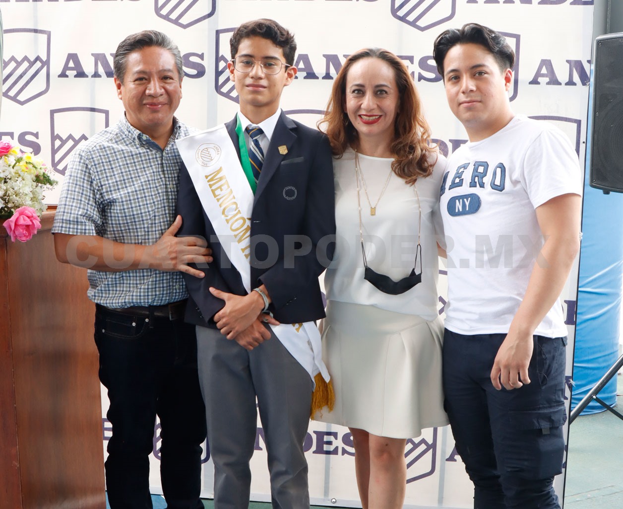 Emotiva ceremonia de graduación