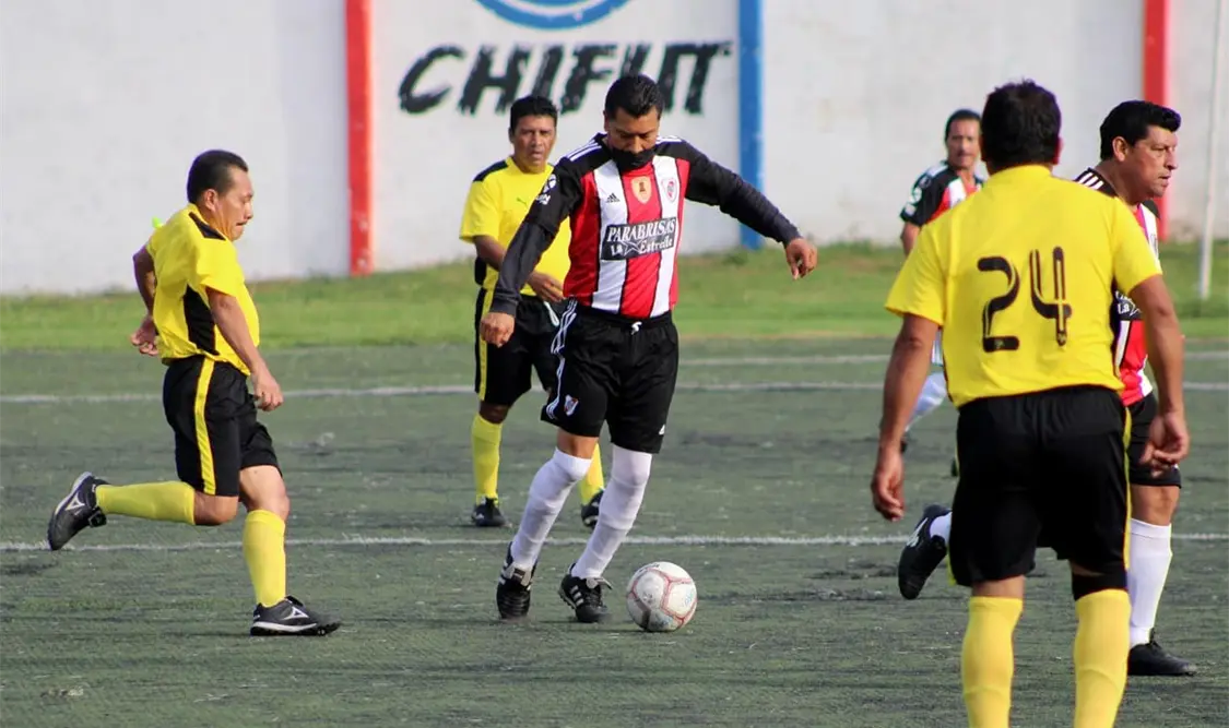 El Grupo Parabrisas Estrella Blanca tuvo una jornada perfecta en la Liga Municipal de Futbol al sumar dos triunfos. Cortesía
