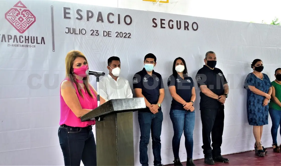 Urbina Castañeda refrendó el compromiso del Ayuntamiento de trabajar para mejorar la calidad de vida de las familias. CP