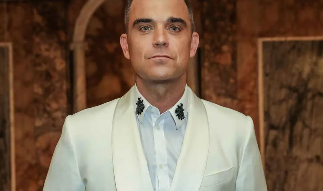Lanza Robbie Williams línea de productos