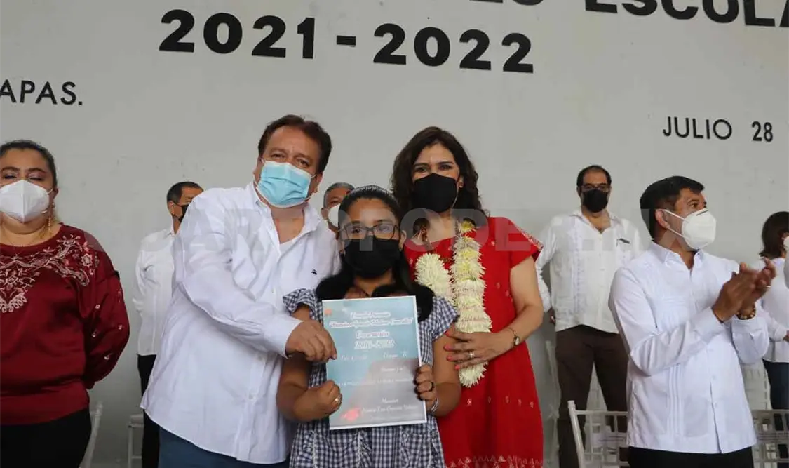 Clausuran ciclo escolar 2021-2022 en Villaflores
