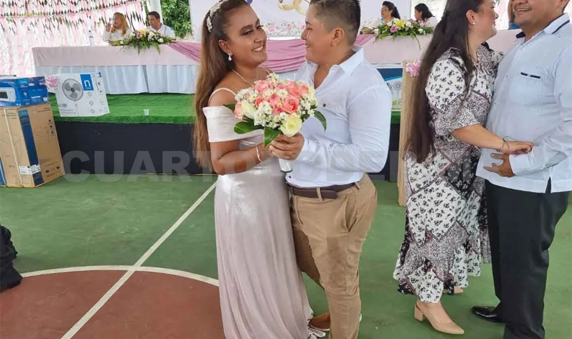 Realizan bodas masivas; se casan 36 parejas