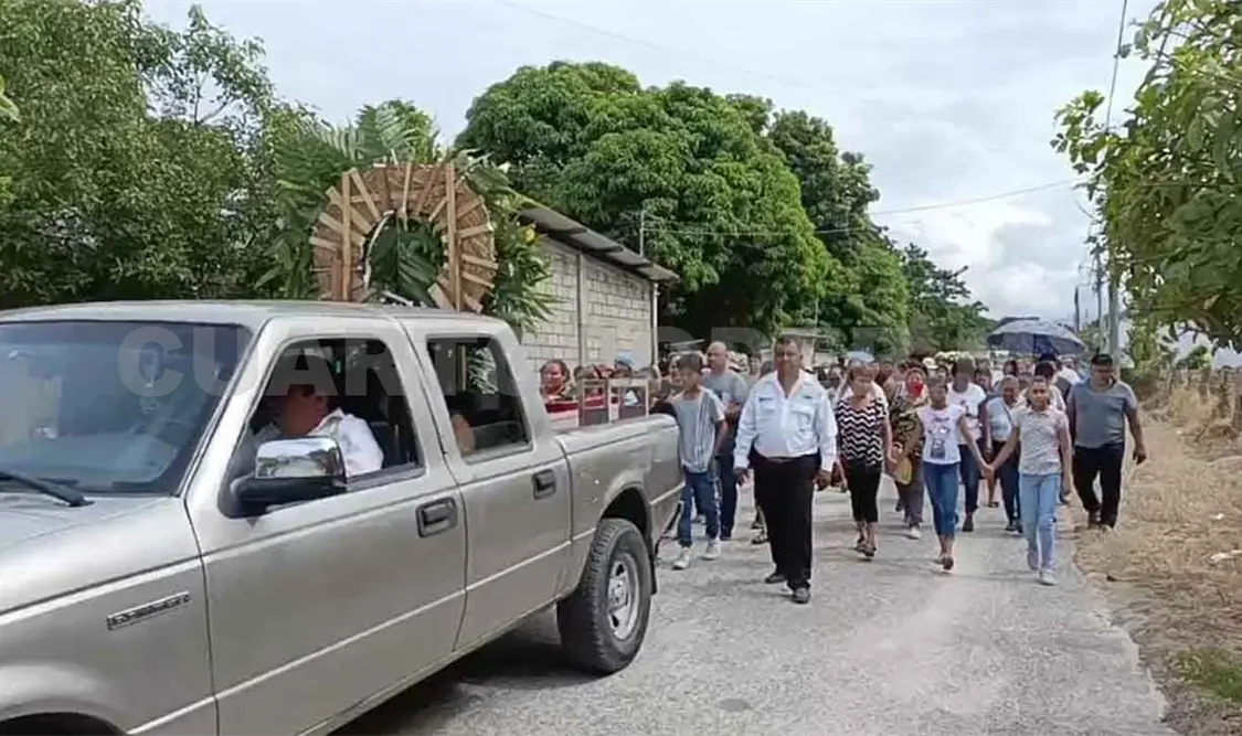 Transportistas dan el último adiós a su compañero