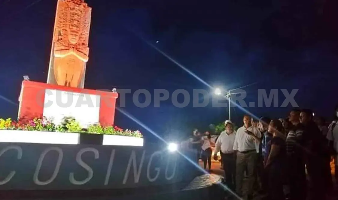 Entregan réplica de pieza maya a Ocosingo