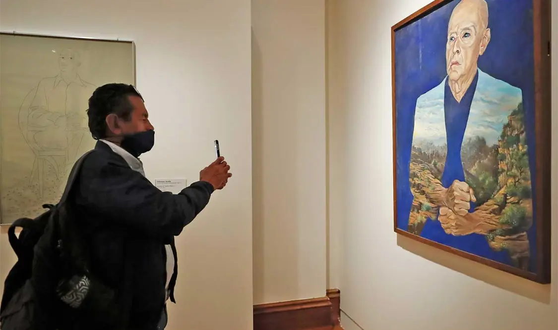 El Munal exhibe colección del poeta
