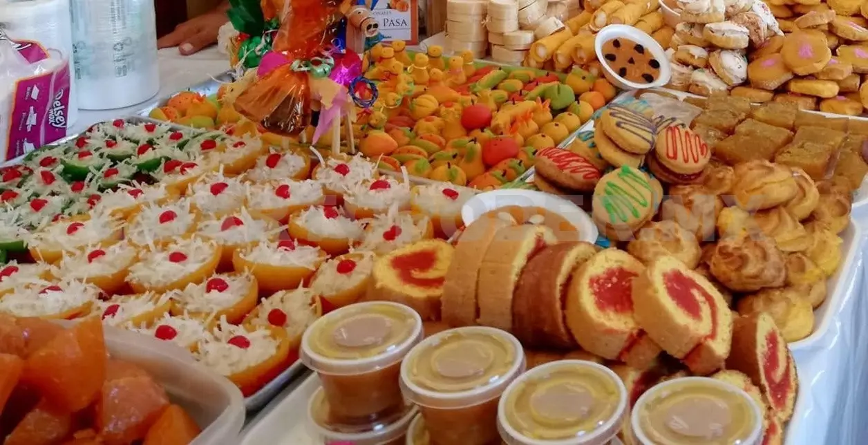 Los artesanos dieron a conocer que estarán laborando de 09:00 a 21:00 horas, con una muestra de más de 200 variedades de dulces. Manuel Martínez / CP