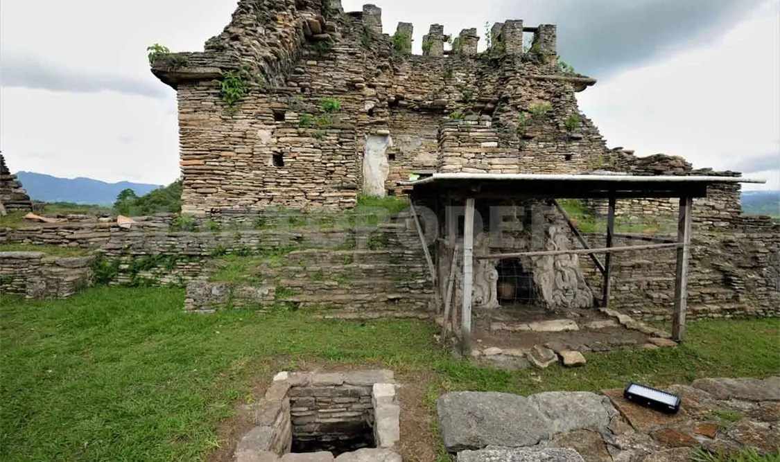 Detallan hallazgos de dos tumbas de Toniná