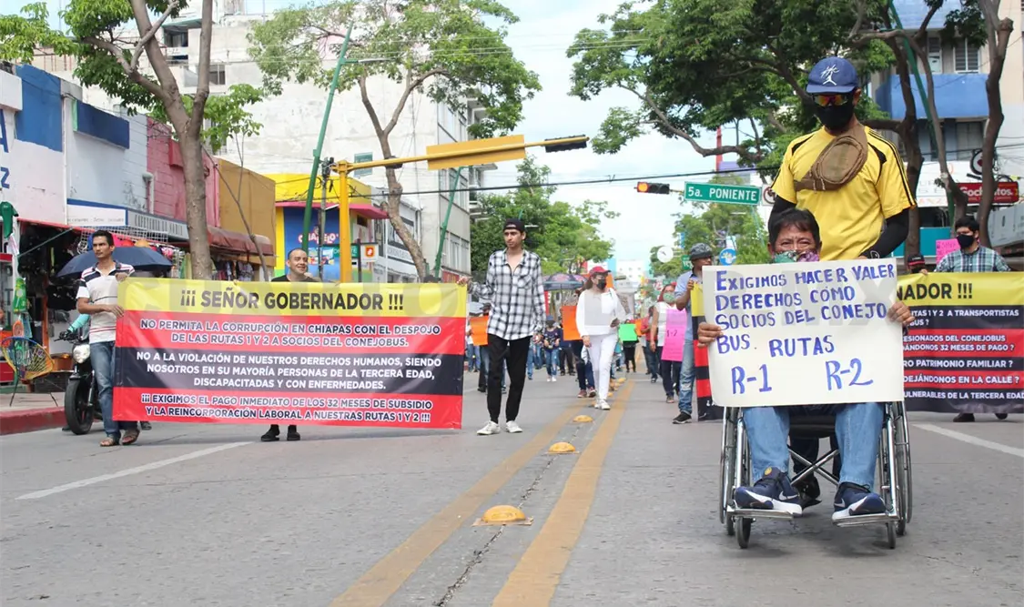 Con marcha, exigen que les regresen sus rutas