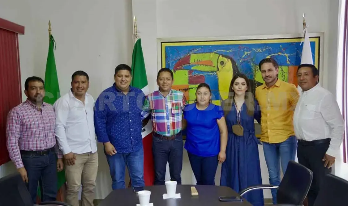 Llama a alcaldes a abonar a la gobernabilidad