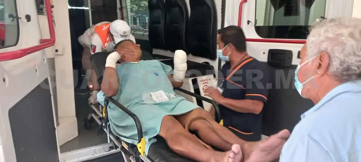 Con mano amputada queda policía por machetazo