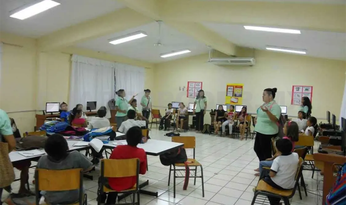 Padres de familia piden no cerrar Internado no. 11