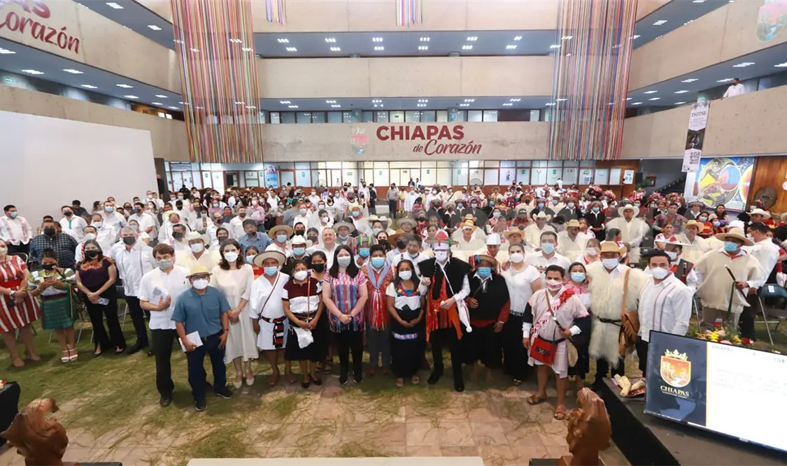 Encabeza celebración del Día de los Pueblos Indígenas