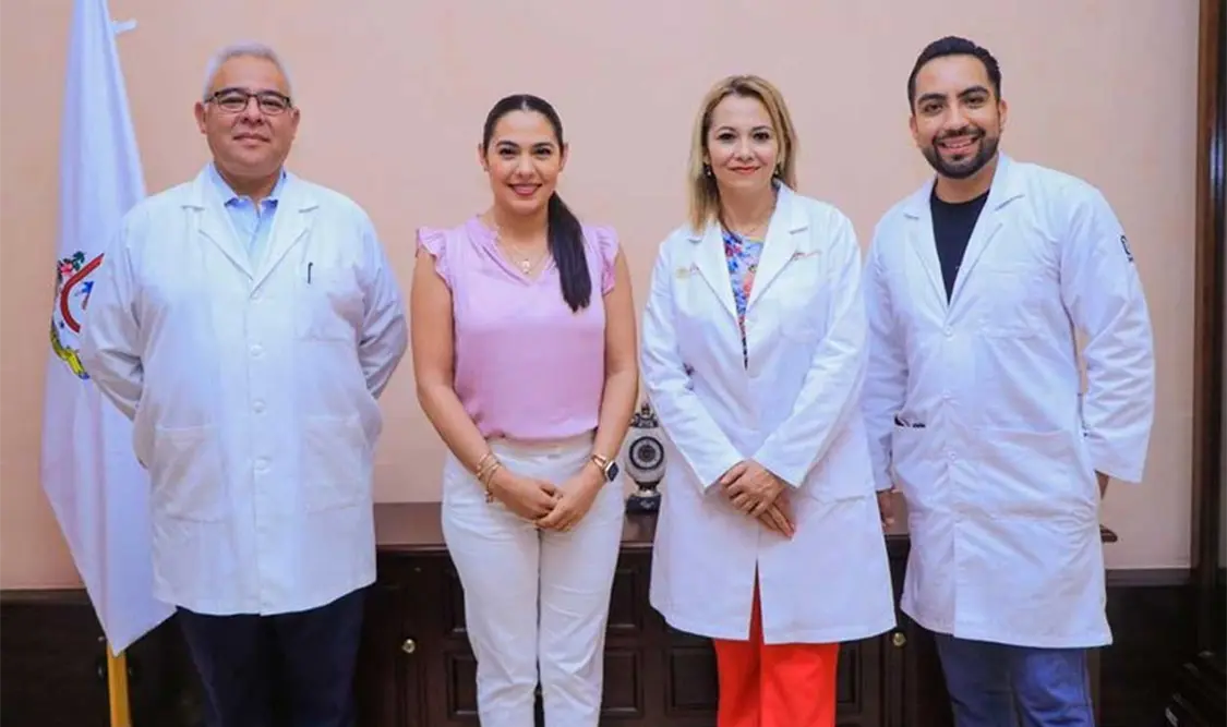 Llegan 55 médicos cubanos a hospitales