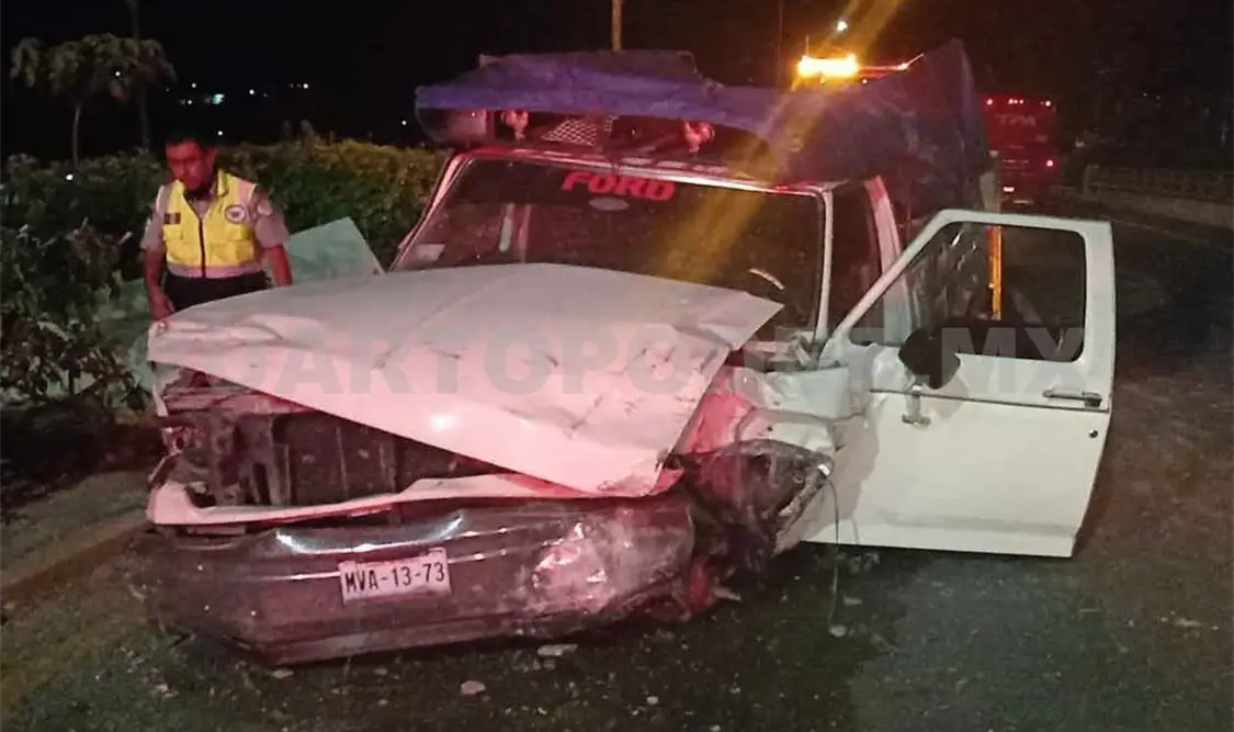 Conductor resulta herido al sufrir volcadura