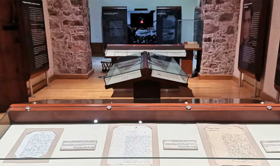 El Museo Zacatecano exhibe documentos que resguarda el Archivo General de Zacatecas. Cortesía