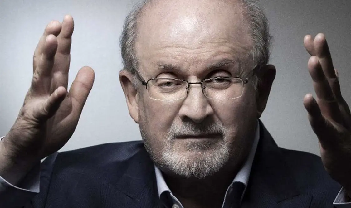 El autor de Los versos satánicos estaba a punto de dar una conferencia cuando fue apuñalado por un hombre. Cortesía