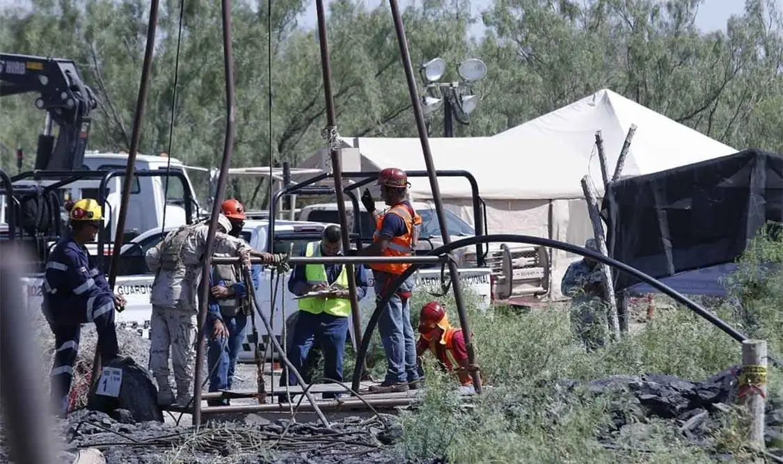 Sigue en aumento nivel de agua en mina de Sabinas