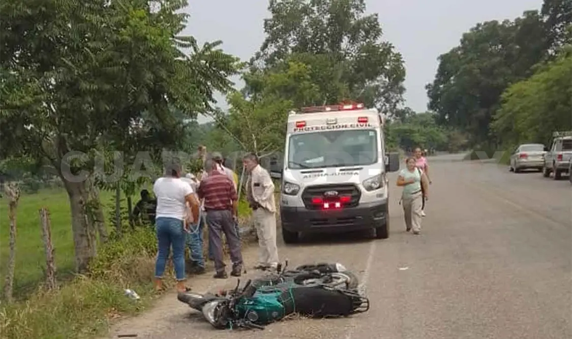 Pierde el control por bache y fallece en la carretera