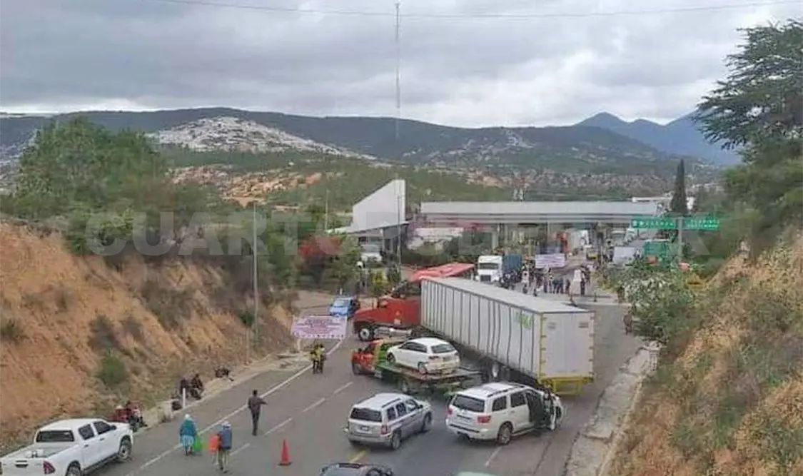 Desalojan a pobladores de Teopisca de la caseta