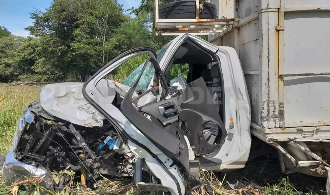 Impacta contra un tráiler tras quedarse dormido