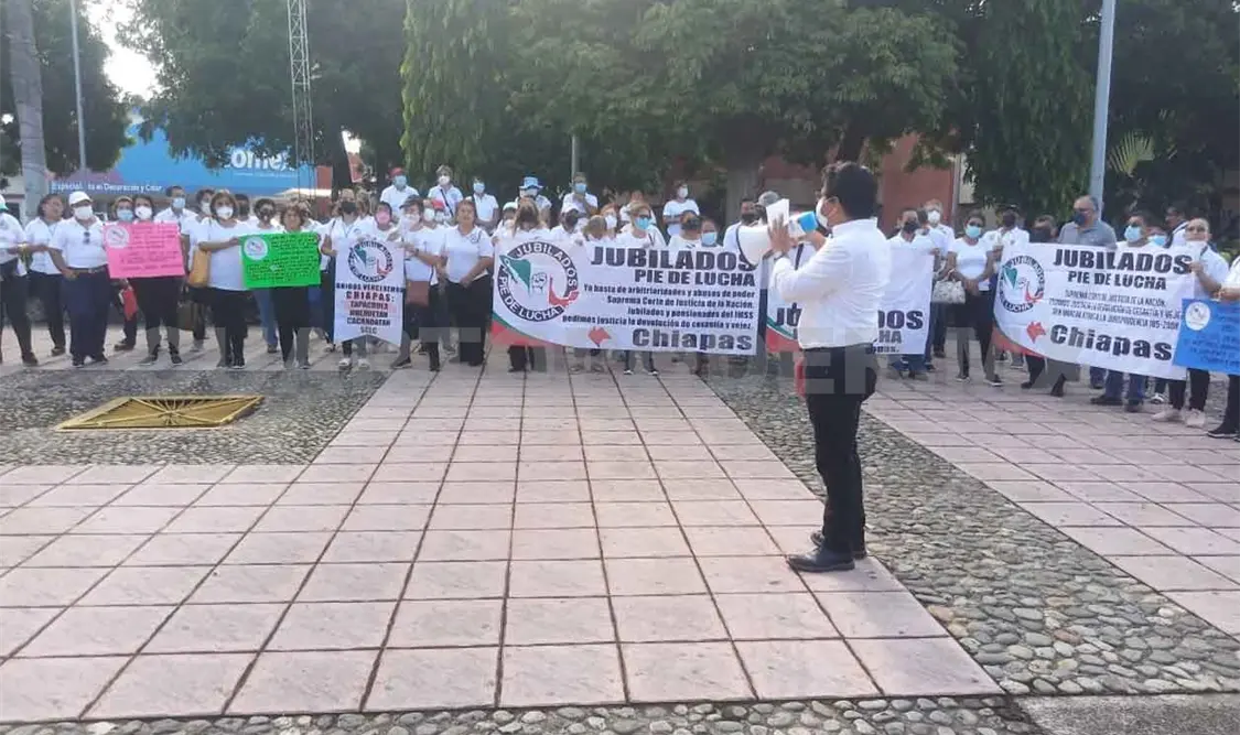 Piden jubilados atender devolución de sus ahorros