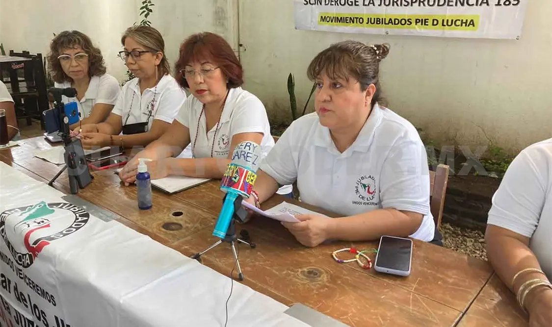 Jubilados del IMSS exigen pago de prestaciones