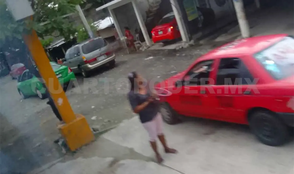 Piden reubicación de sitio de taxis