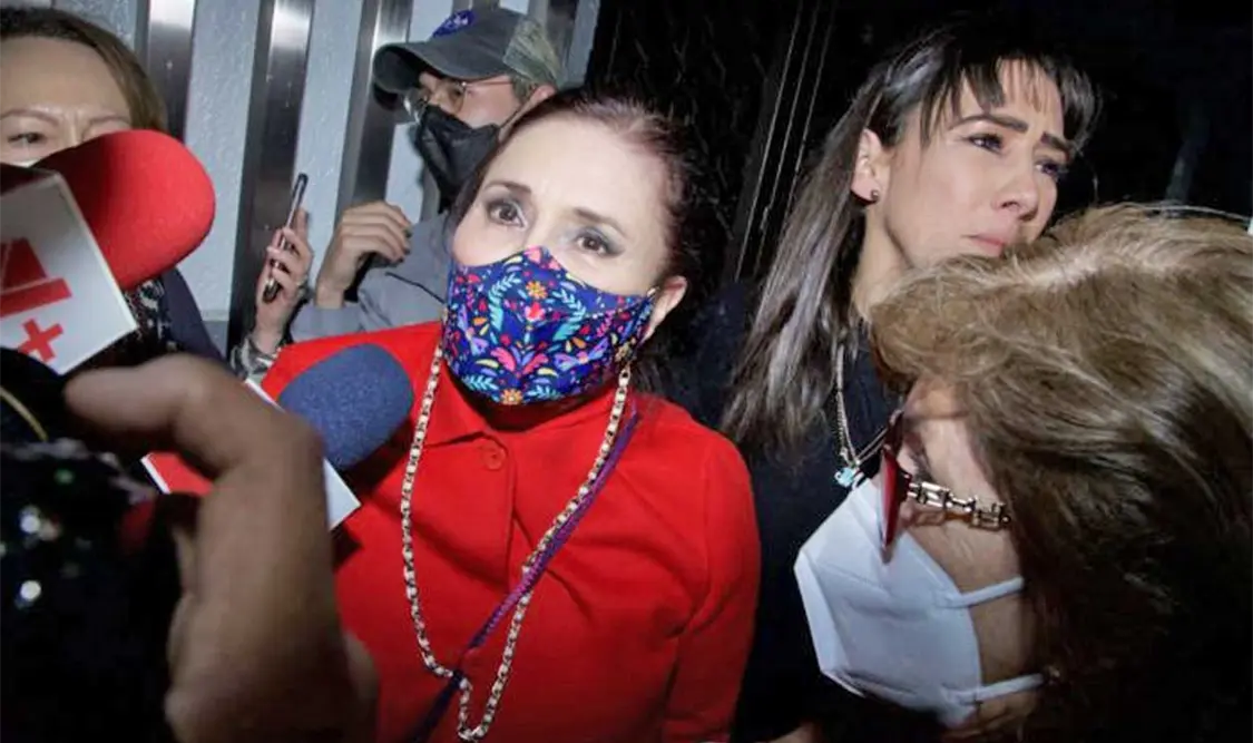 Rosario Robles a su salida de la cárcel. Cortesía