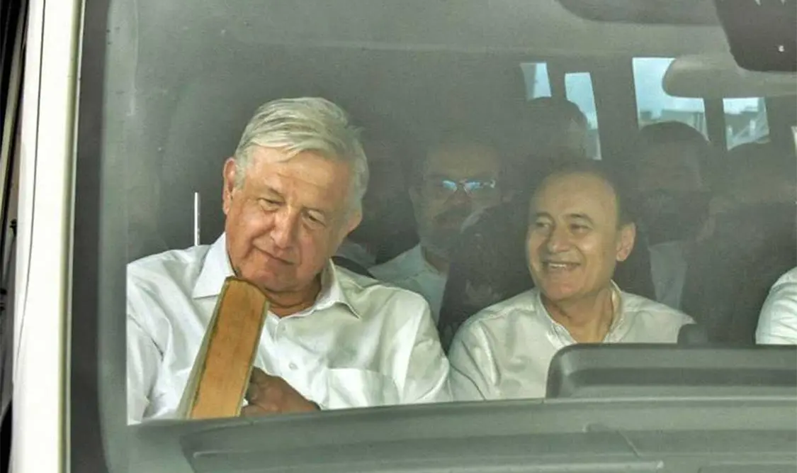 El presidente López Obrador supervisó los avances del acueducto que abastecerá de agua a ocho pueblos yaquis. Cortesía
