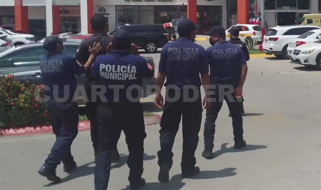 Entre las tareas de seguridad se reforzaron los recorridos en plazas comerciales para evitar asaltos. CP