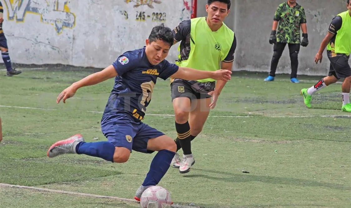 Se acerca la definición del título de campeón del popular torneo dominical con sede en el parque del Oriente. Carlos López/CP
