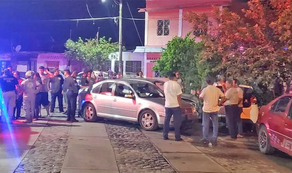 Al parecer el responsable se desplazaba en presunto estado inconveniente al momento de perder el control y provocar la carambola. Víctor Sánchez / CP