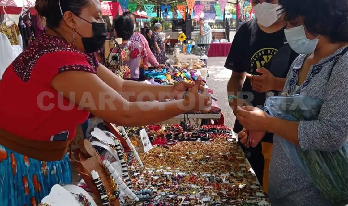 Bazar mantiene activos a los adultos mayores