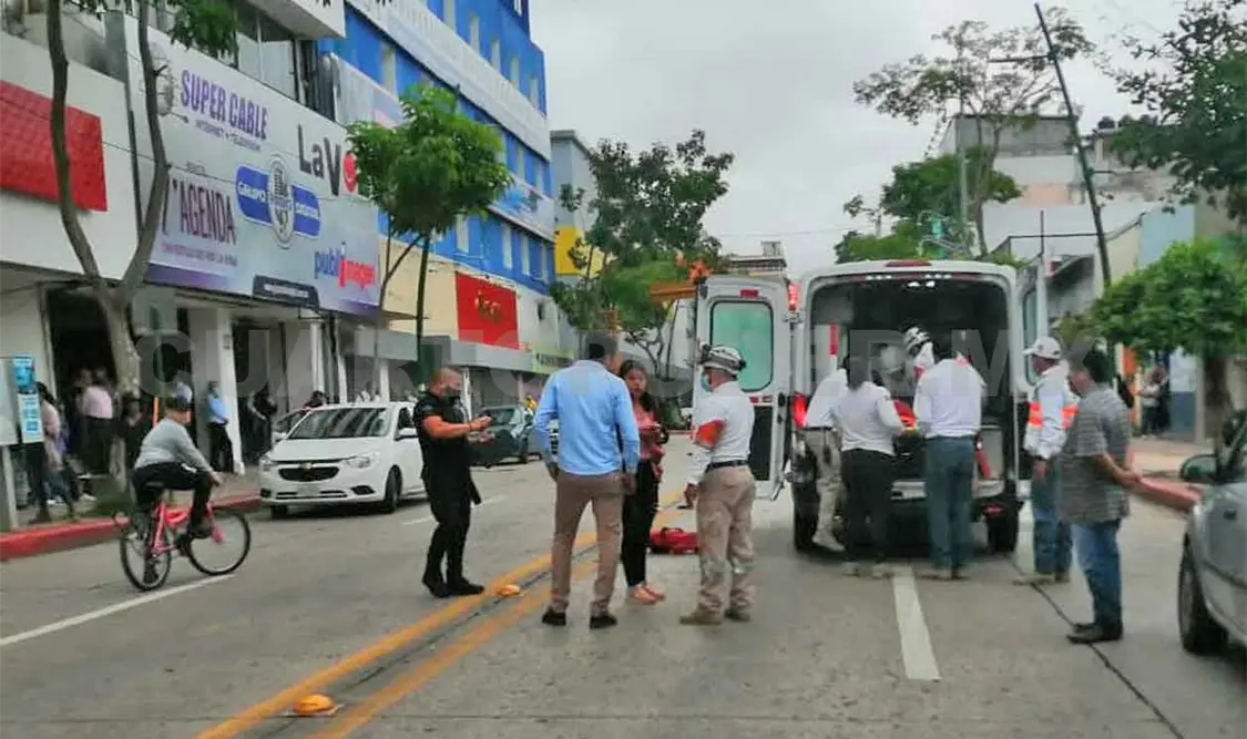Chevy embiste a mujer en la avenida Central