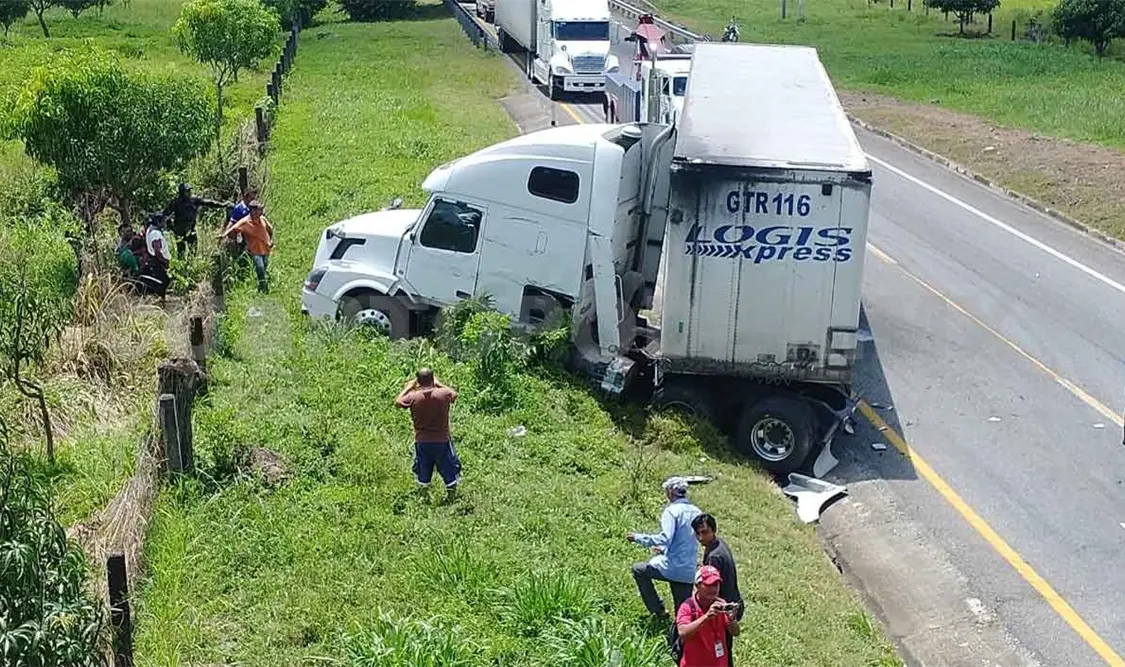 Encontronazo en la Costera salda con 10 lesionados